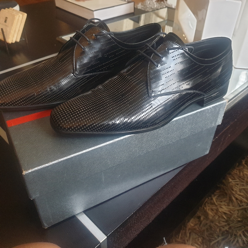 Prada Black leather shoes
